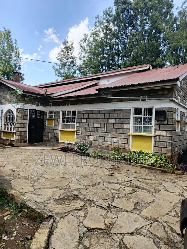 3bdrm Bungalow in Oluulua for sale