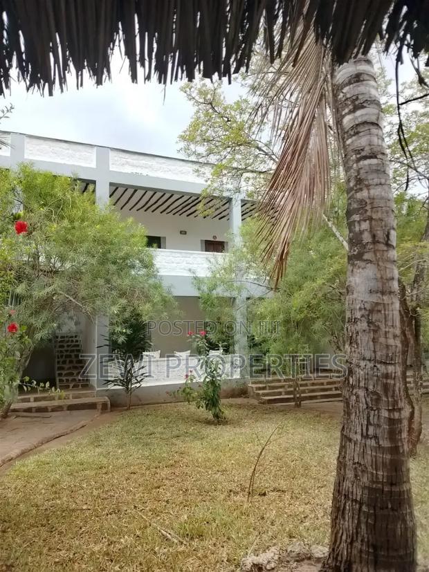 Furnished 2bdrm Apartment in Beach Road, Ukunda for sale
