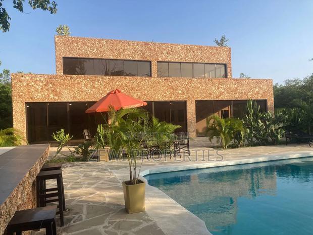 Furnished 5bdrm Villa in Diani for sale