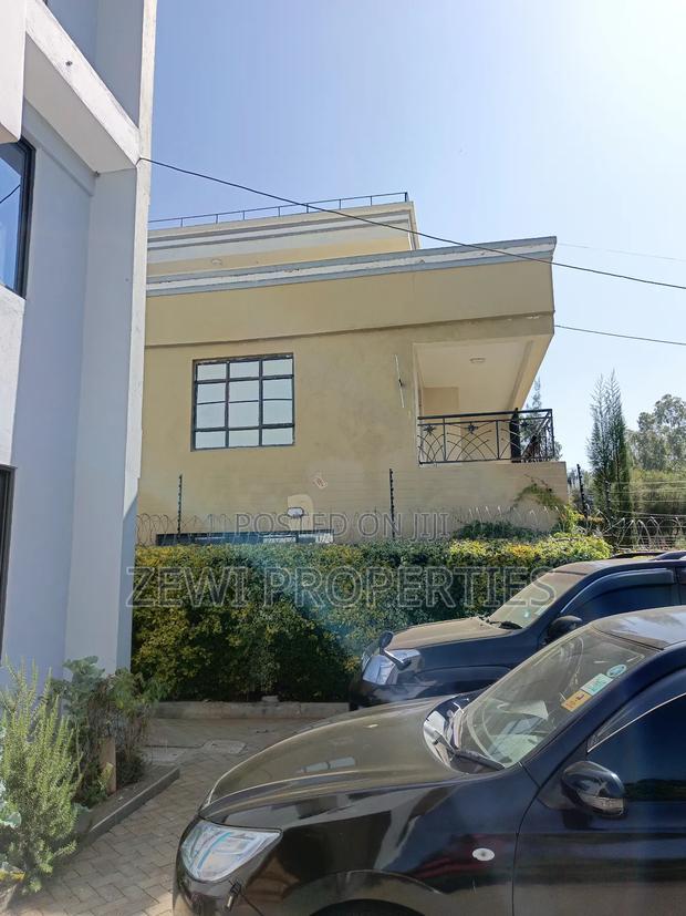 6bdrm Mansion in Kerarapon Dr for sale