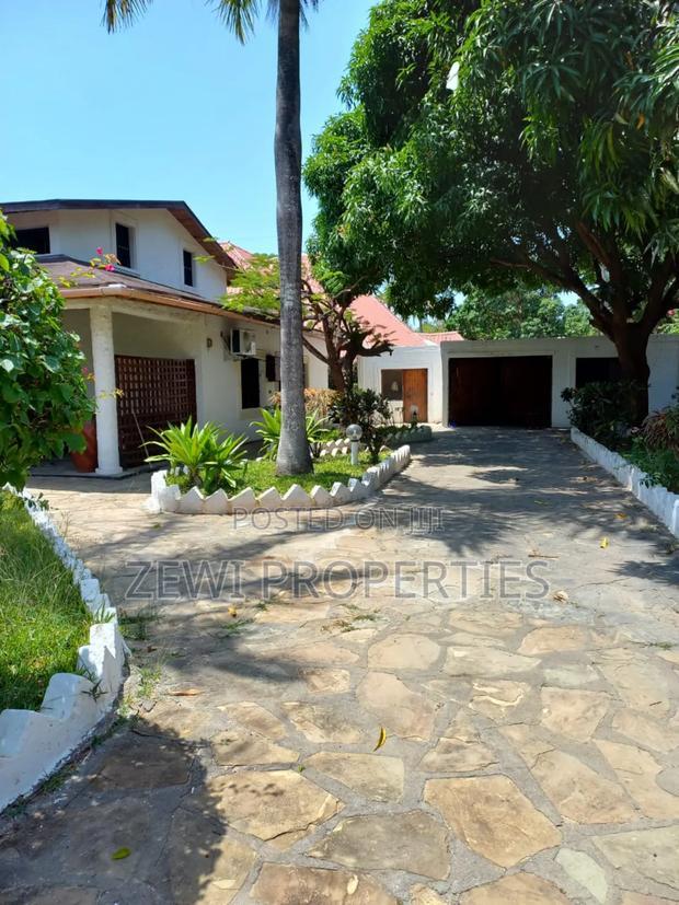 4bdrm Villa in Billionaires,, Malindi for sale