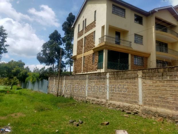 1/4 Acre Plot's Karen, Kerarapon .