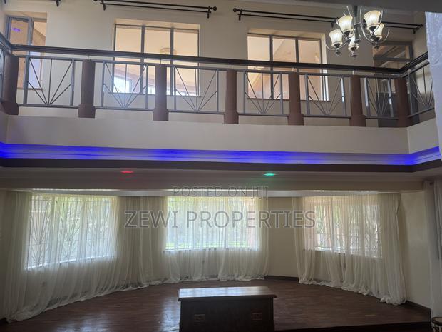 11bdrm Mansion in Runda for sale