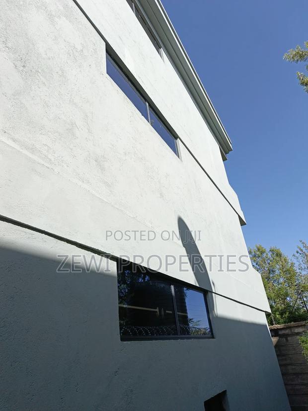 6bdrm Mansion in Kerarapon Dr for sale