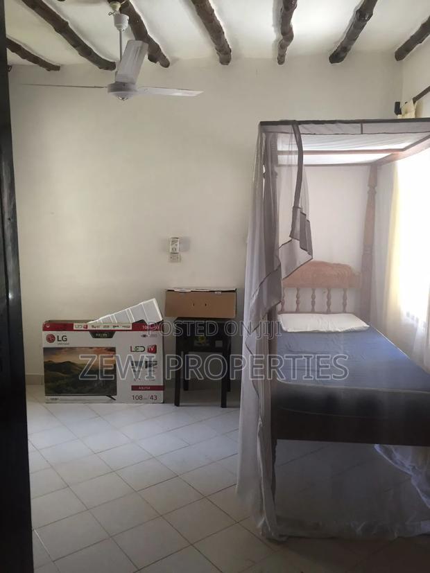 Furnished 2bdrm Bungalow in Casuarina Road, Town Centre for sale