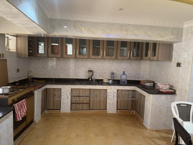 11bdrm Mansion in Runda for sale
