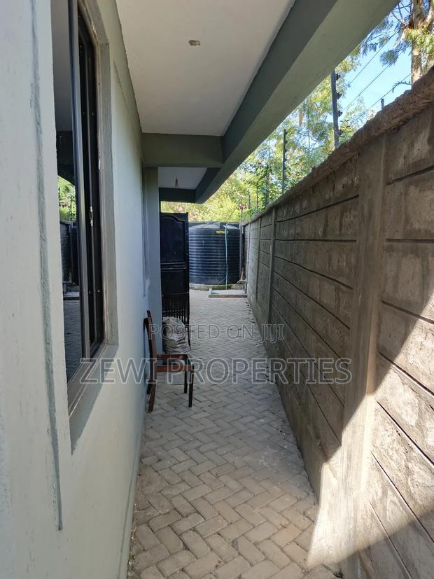 6bdrm Mansion in Kerarapon Dr for sale