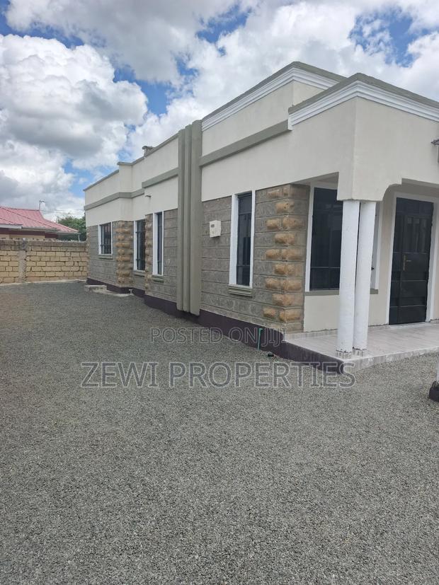 3bdrm Bungalow in Nkoroi for sale