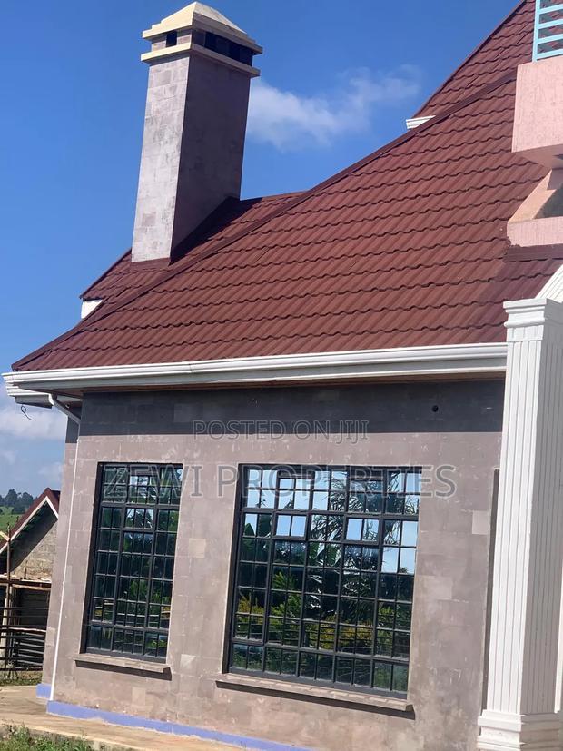 6bdrm Mansion in Cianda, Ndumberi for sale