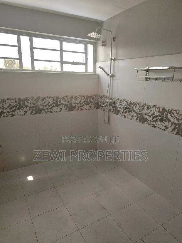 5bdrm Mansion in Kitengela for sale