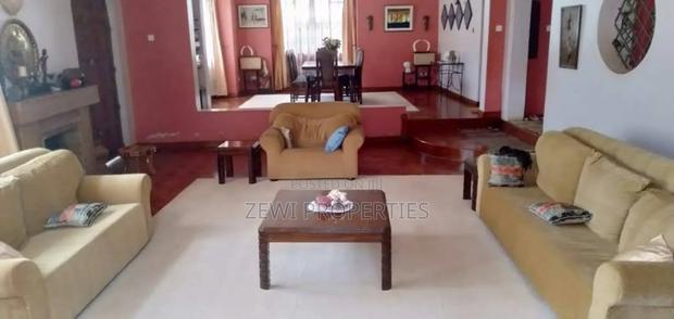 5bdrm Maisonette in Njathaini, Thindigua/Kasarini for sale