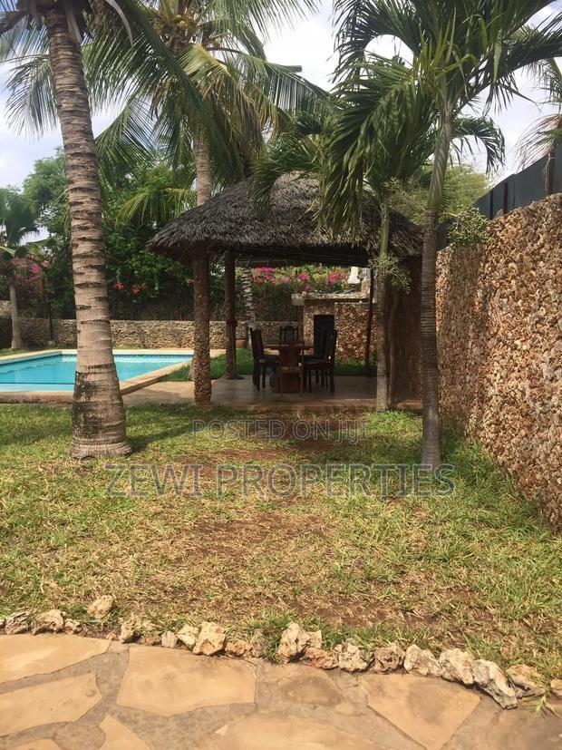 Furnished 2bdrm Bungalow in Casuarina Road, Town Centre for sale