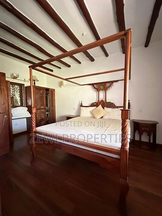 Furnished 3bdrm Villa in Casuarina Drive, for sale