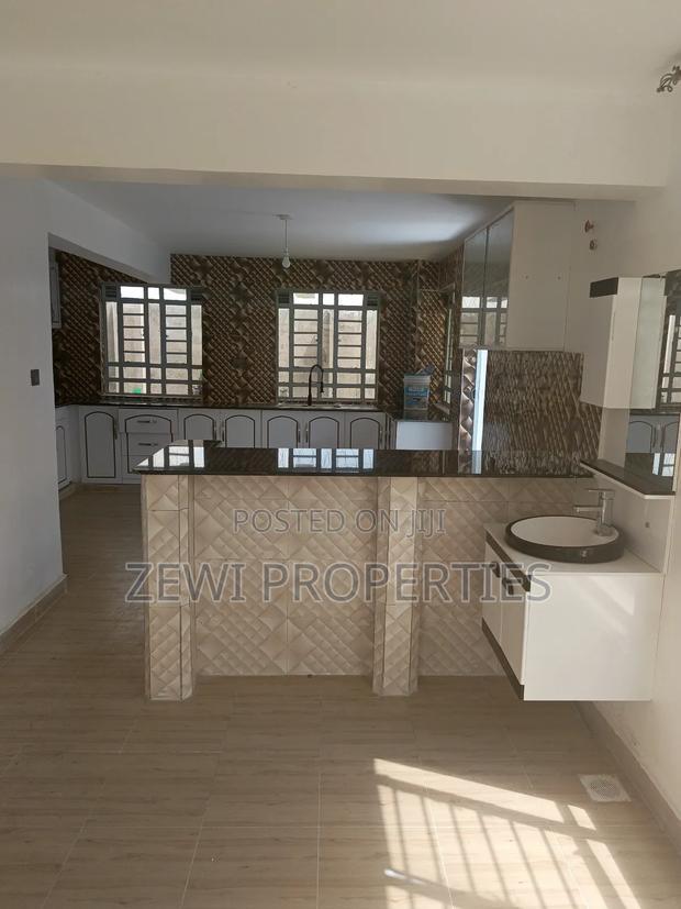 5bdrm Mansion in Kitengela for sale