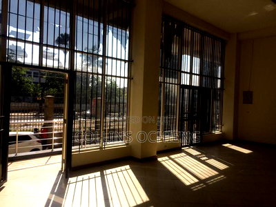Showroom Space to Let (2,092sq.Ft) - Enterprise Rd - Image 3
