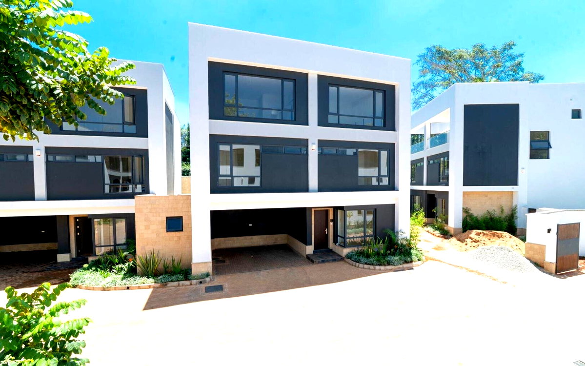 New 5BR All-Ensuite Townhouse with Private Garden – Kyuna