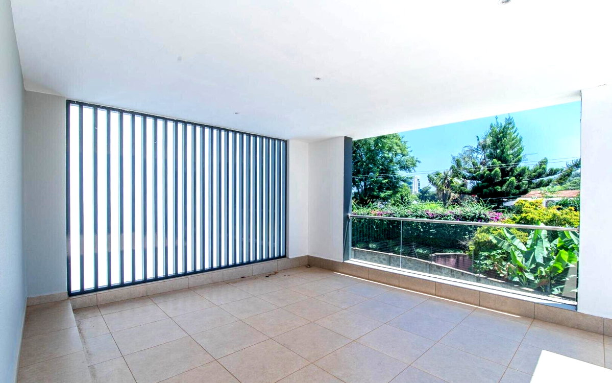 New 5BR All-Ensuite Townhouse with Private Garden – Kyuna