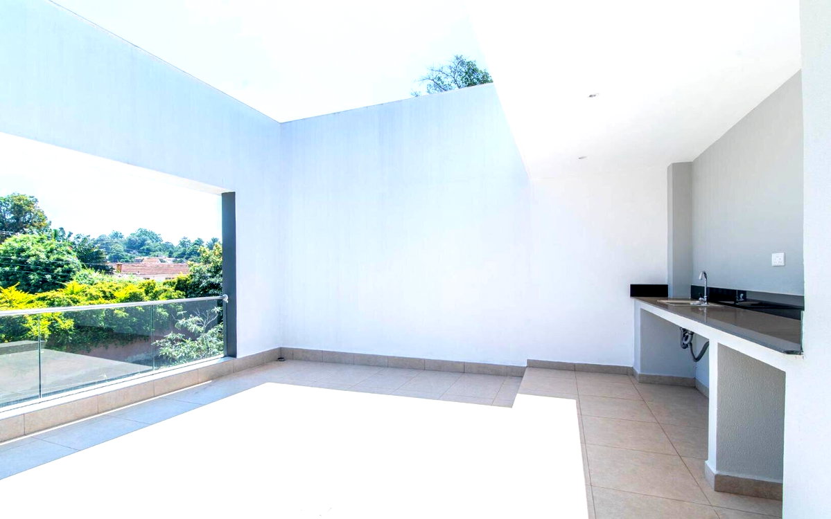 New 5BR All-Ensuite Townhouse with Private Garden – Kyuna