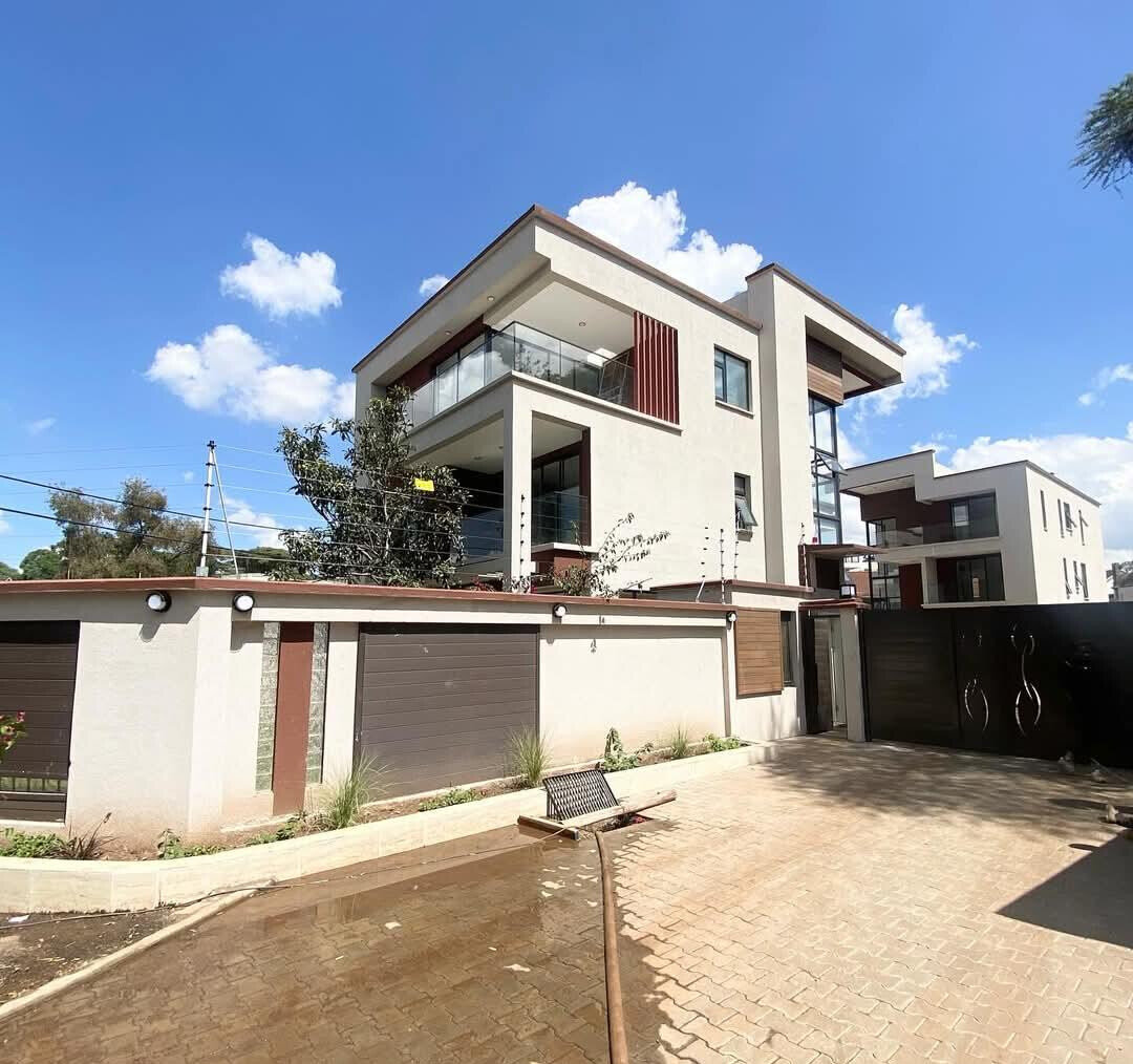 Contemporary 5-Ensuite Townhouse with DSQ & Private Garden - Lavington
