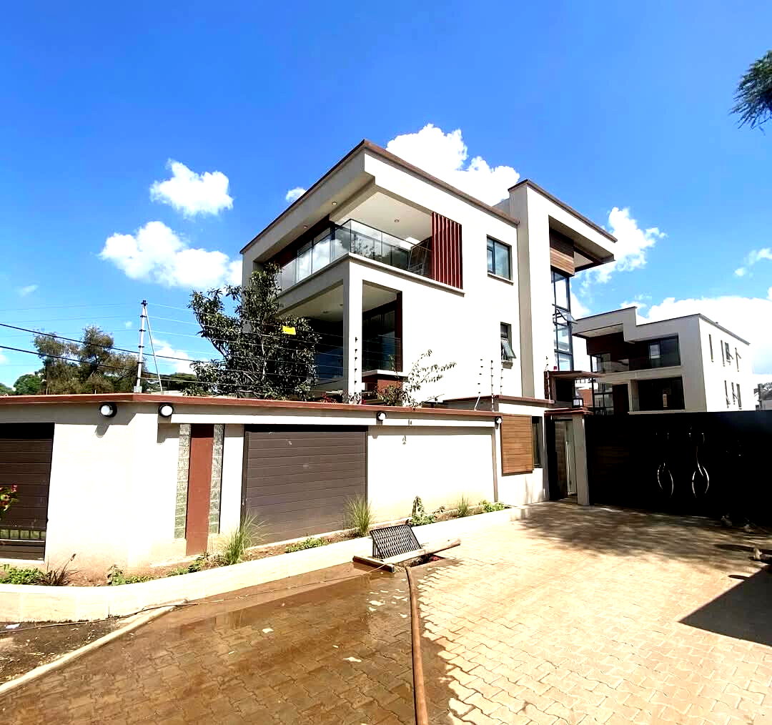 Contemporary 5-Ensuite Townhouse with DSQ & Private Garden - Lavington