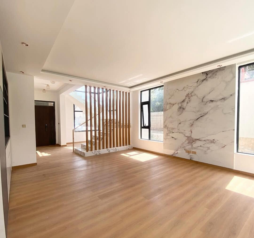 Contemporary 5-Ensuite Townhouse with DSQ & Private Garden - Lavington