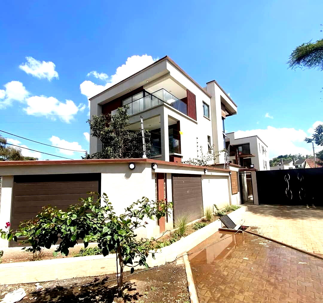 Contemporary 5-Ensuite Townhouse with DSQ & Private Garden - Lavington