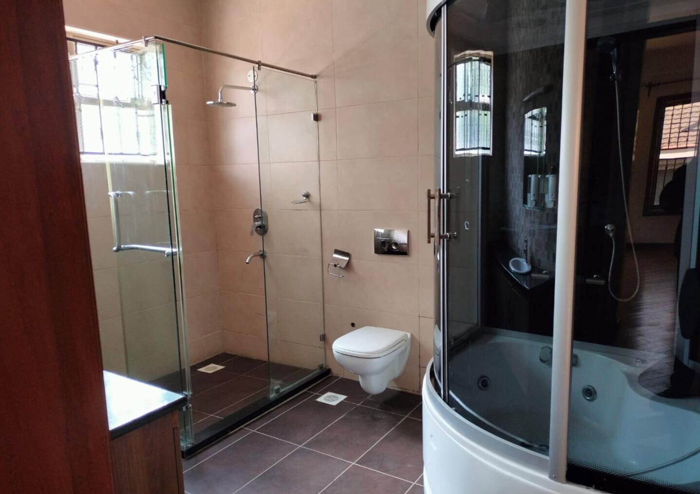 5-Ensuite Townhouse with Library & Pool - Spring Valley