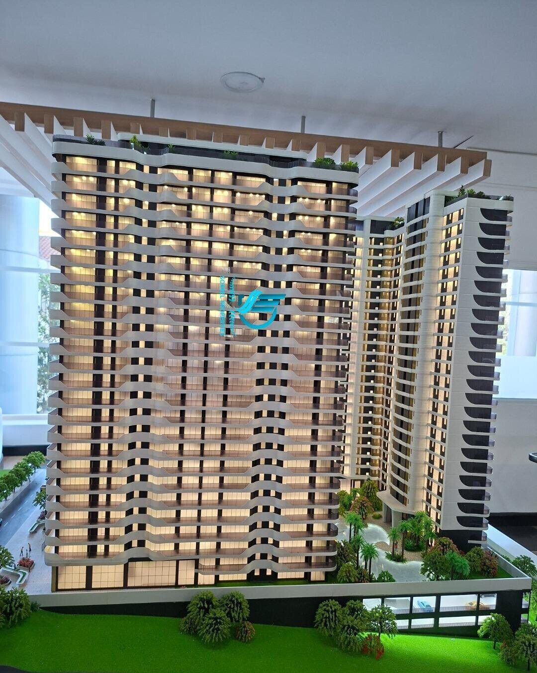 3BR + DSQ in Iconic Tower with Karura Forest Views - Westlands