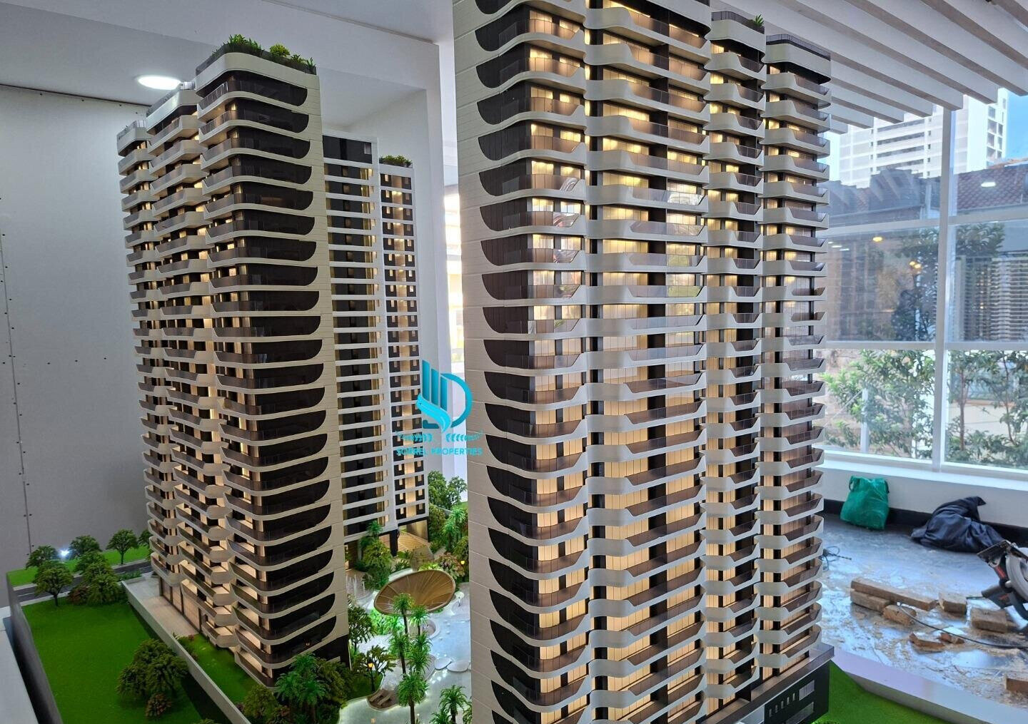3BR + DSQ in Iconic Tower with Karura Forest Views - Westlands