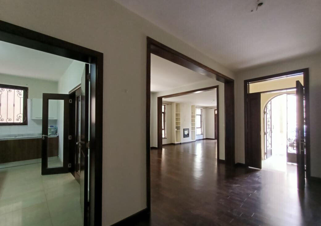 4-Ensuite Townhouse with DSQ & Solar - Lavington Gated 8