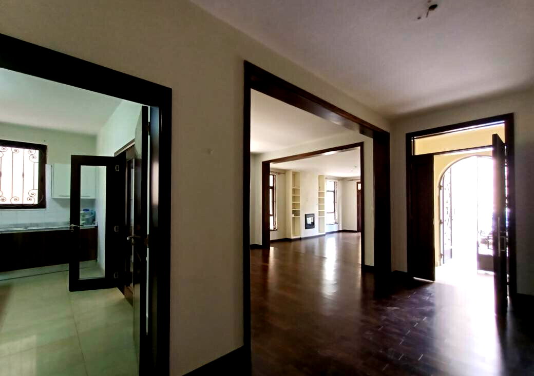 4-Ensuite Townhouse with DSQ & Solar - Lavington Gated 8