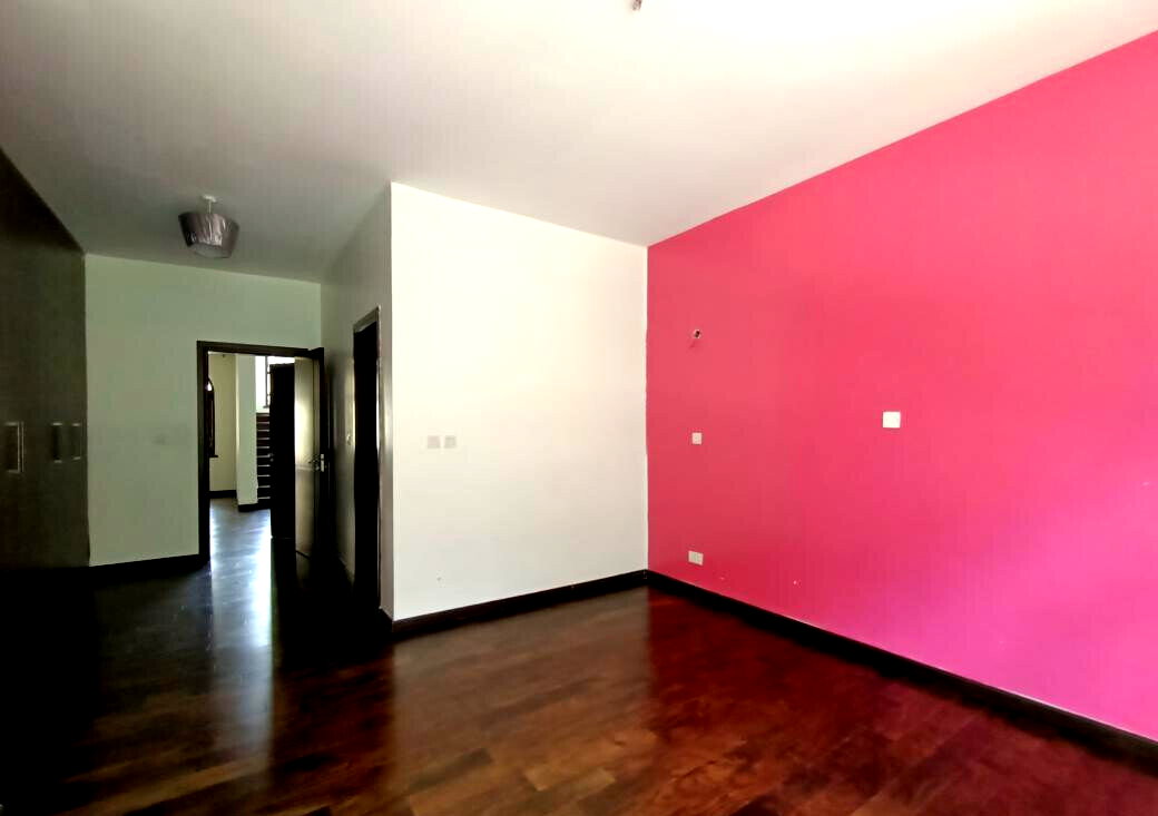 4-Ensuite Townhouse with DSQ & Solar - Lavington Gated 8