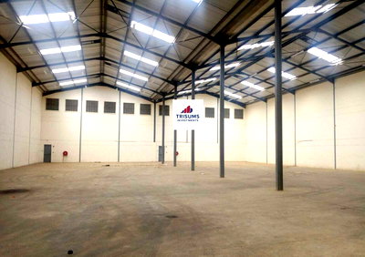 5.6-Acre Warehouse with Parking