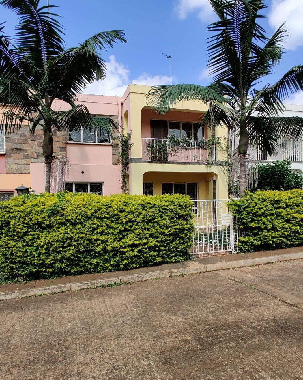 Fixer-Upper 4BR Maisonette with Own Title - Westlands