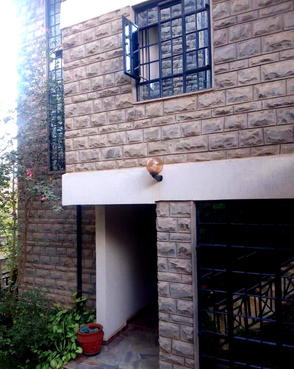 4-Bed All-Ensuite Villa with DSQ in Gated Community - Rongai
