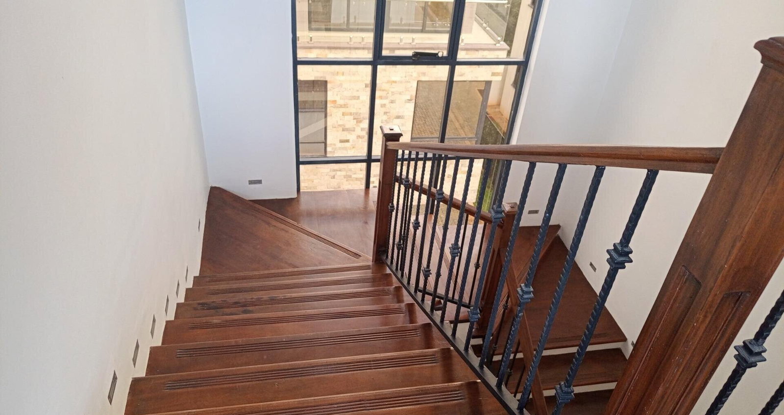4-Ensuite Townhouse with 2 Kitchens in Gated 10-Unit Scheme - Lavington
