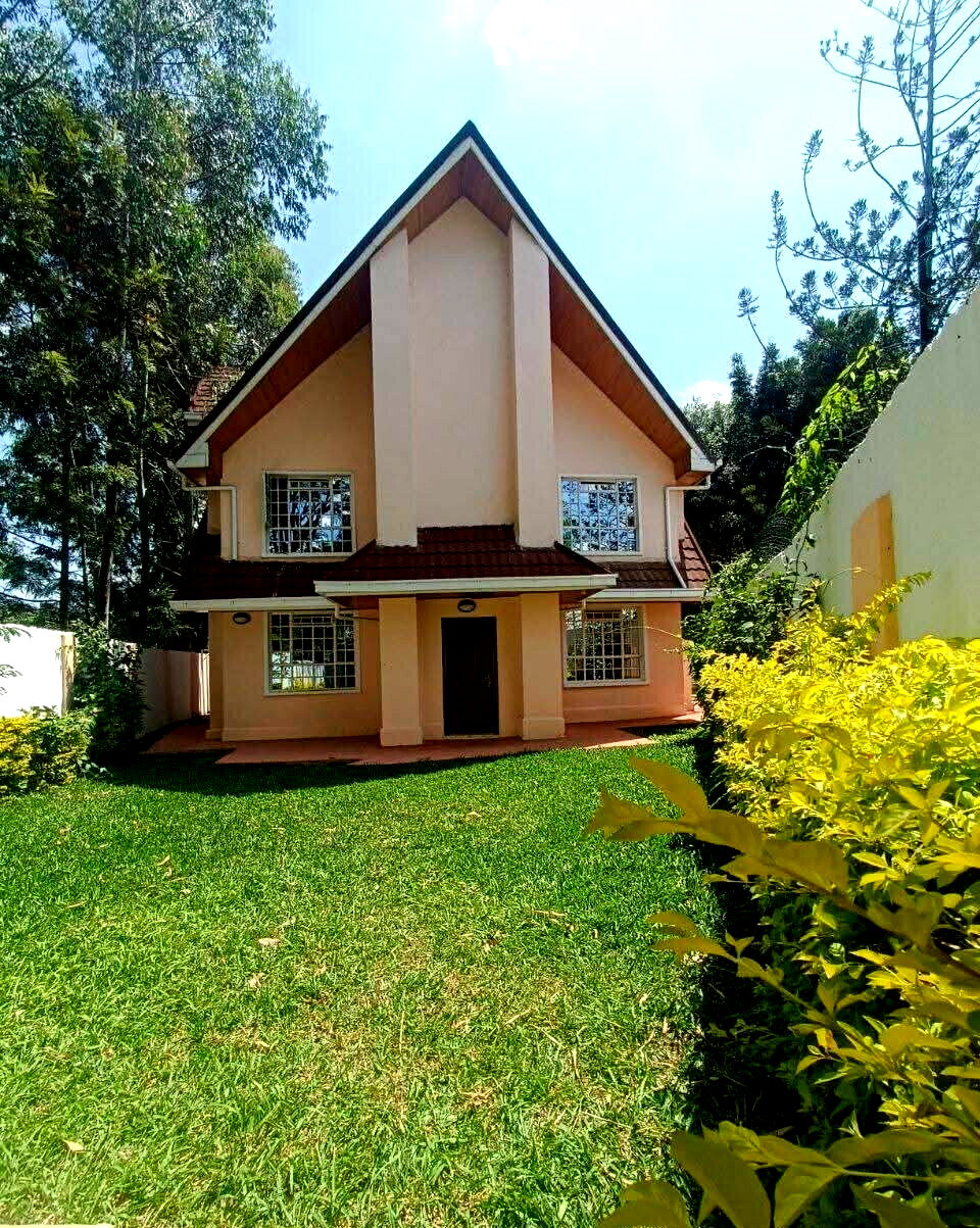 5-Ensuite Townhouse with Sunken Lounge & Fireplace - Lavington