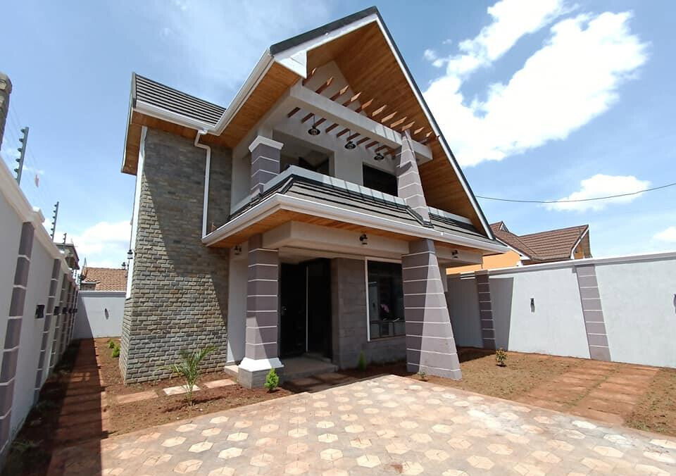 4BR All-Ensuite Townhouse with Attic Study & Fireplace - Membley
