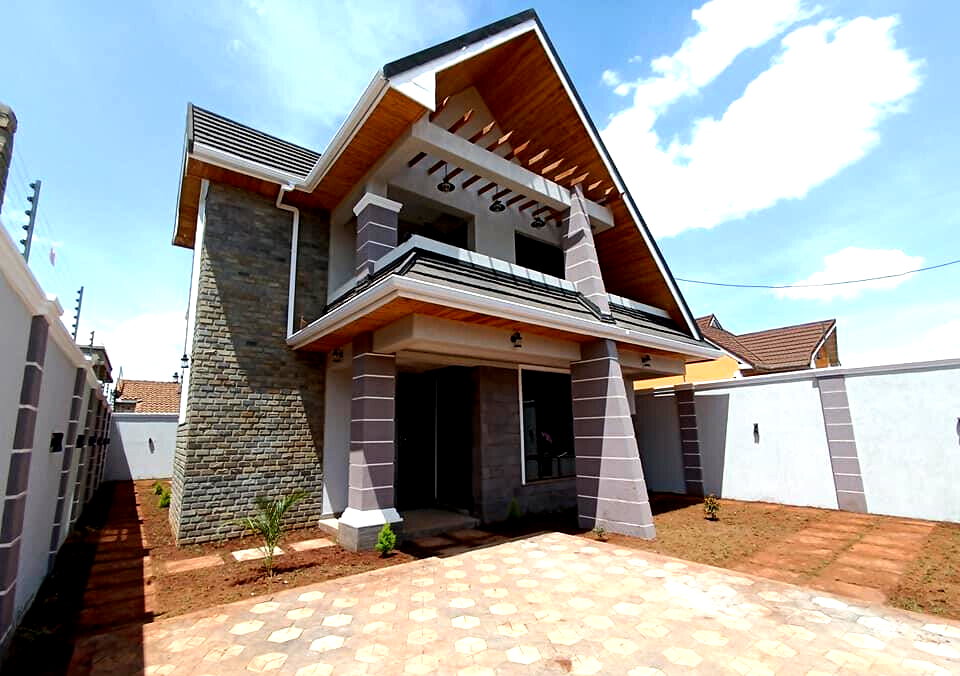 4BR All-Ensuite Townhouse with Attic Study & Fireplace - Membley