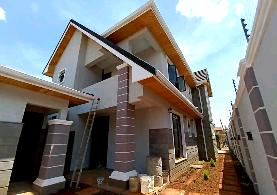 4BR All-Ensuite Townhouse with Attic Study & Fireplace - Membley