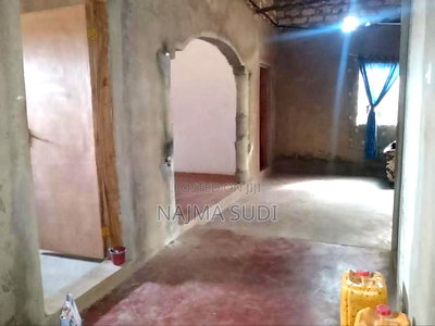 House for Sale in Kombani - Image 9