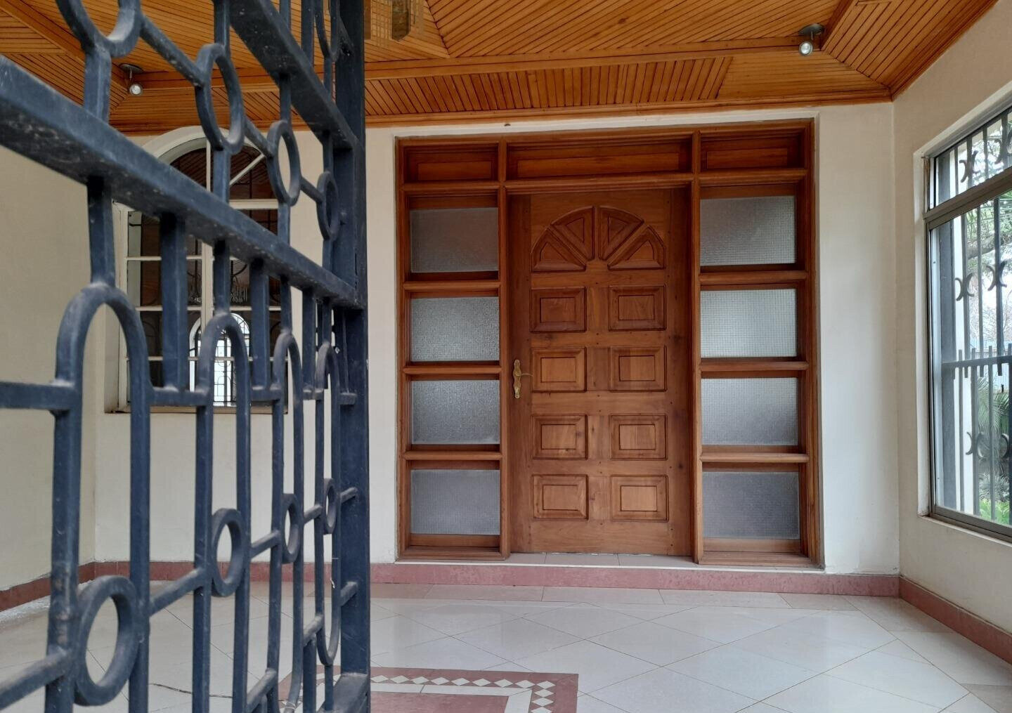 5BR Townhouse with DSQ & Mahogany Floors - Gigiri