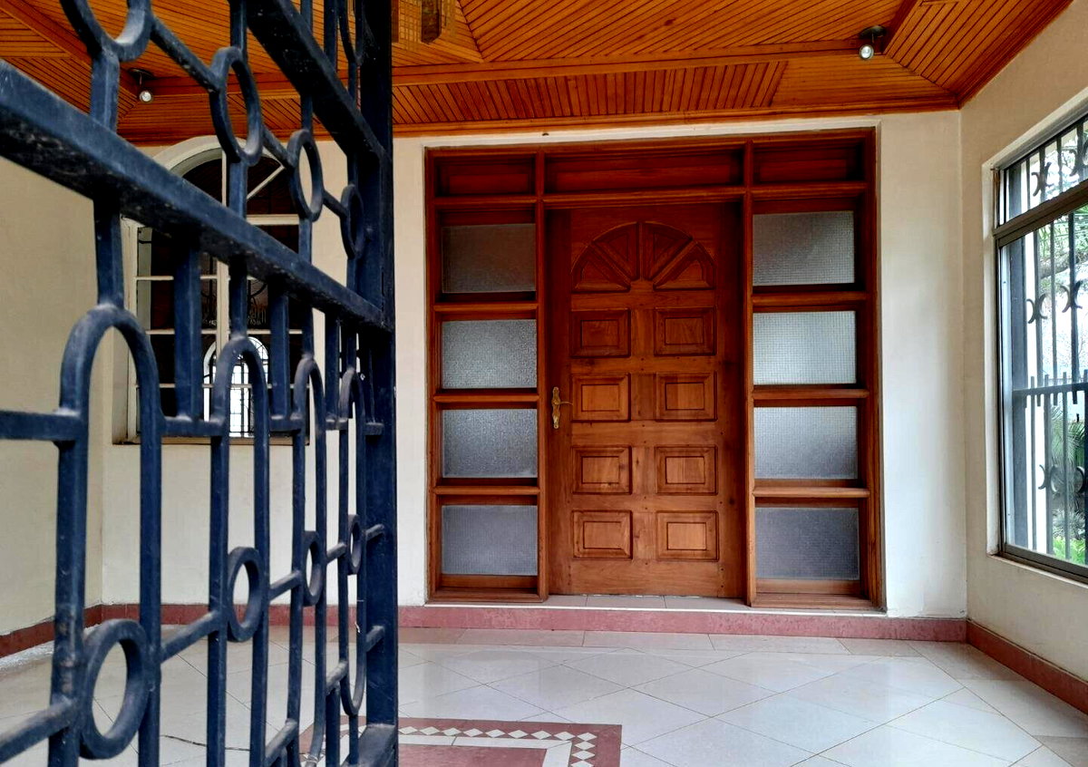 5BR Townhouse with DSQ & Mahogany Floors - Gigiri