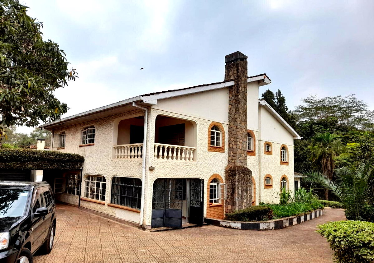 5BR Townhouse with DSQ & Mahogany Floors - Gigiri