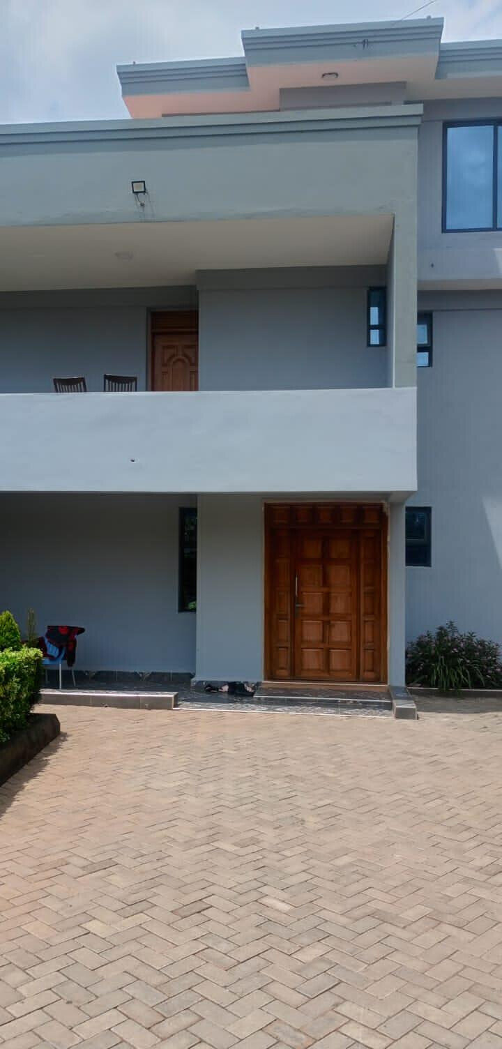 5-Ensuite Maisonette on 1/8 Acre – Kerarapon Drive, Karen