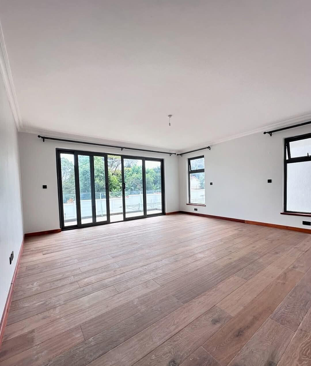 Ultra-Modern 5-Ensuite Townhouse with Rooftop Terrace - Lavington