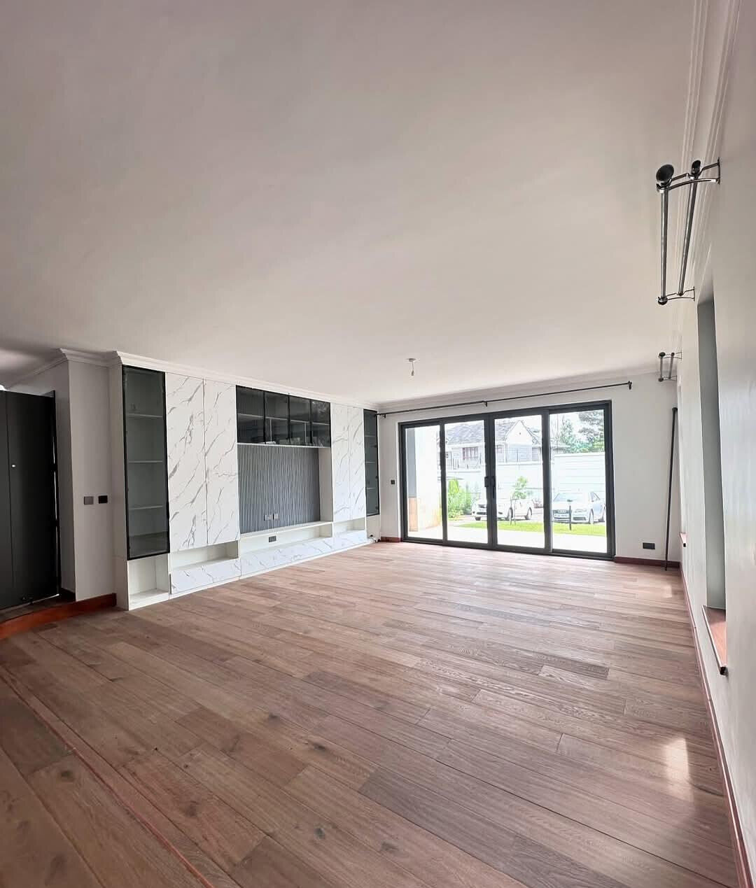 Ultra-Modern 5-Ensuite Townhouse with Rooftop Terrace - Lavington