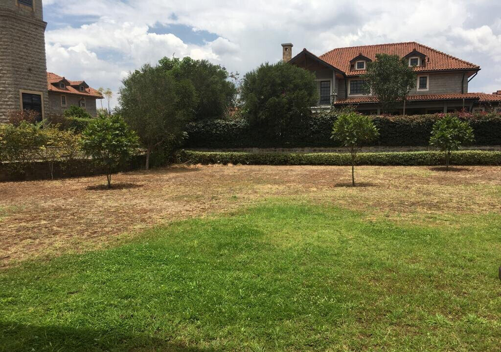 Charming 4-Bed Townhouse with Home Office & Pool – Karen