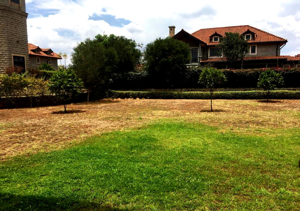 Charming 4-Bed Townhouse with Home Office & Pool – Karen