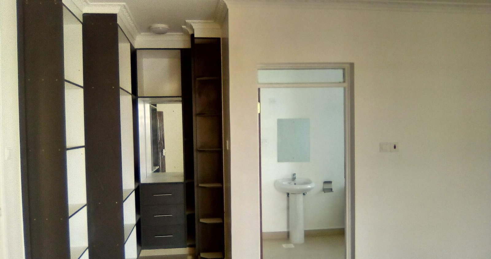 3BR All-Ensuite Townhouse with Stone Wall & Borehole - Kitengela